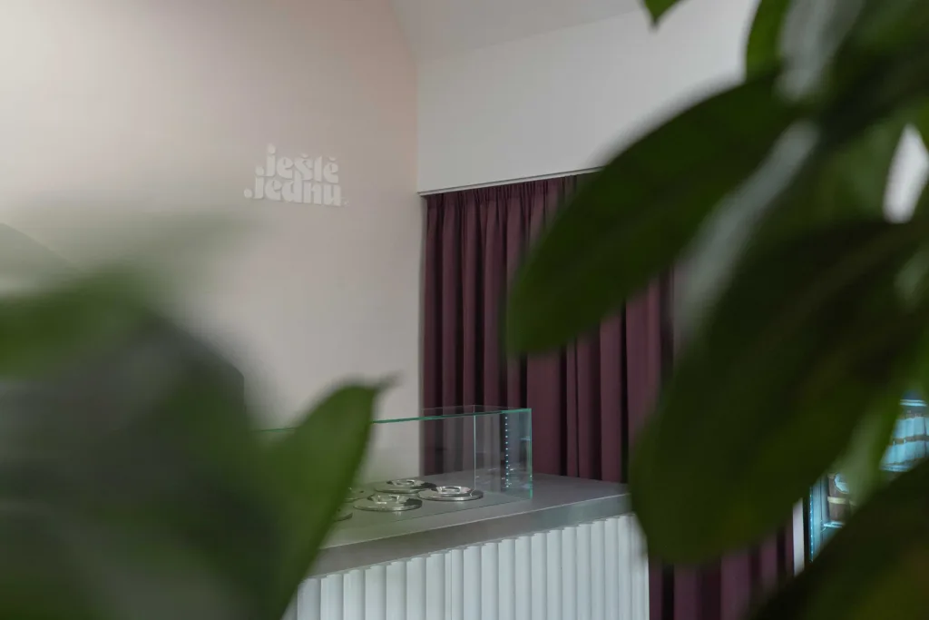 JEŠTĚ jednu